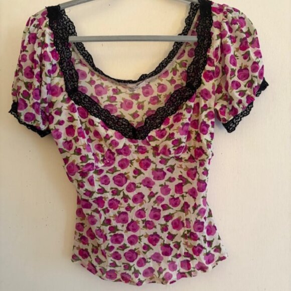 Kimchi Blue V Neck Mesh T- Shirt W/ Black Lace, Sz L, NWOT - Picture 5 of 7